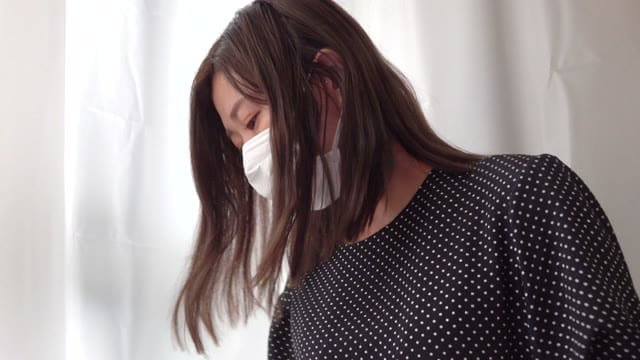 【ワクチン接種】美人若妻のちっぱいの隙間から！ブラのサイズを盛っちゃって隙間ガバガバ